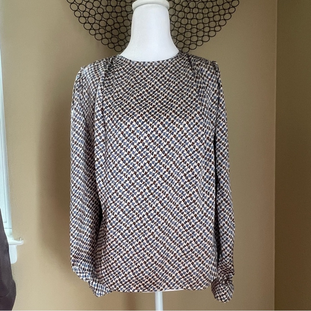 Chic Geometric Patterned Women’s Blouse, Size Medium